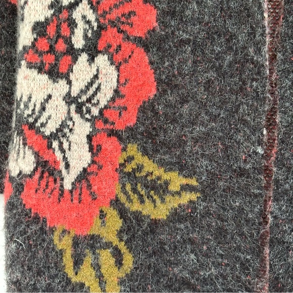 Vertigo Dark Gray Floral Cardigan Sweater Coat Oversized Size Small - Picture 4 of 15